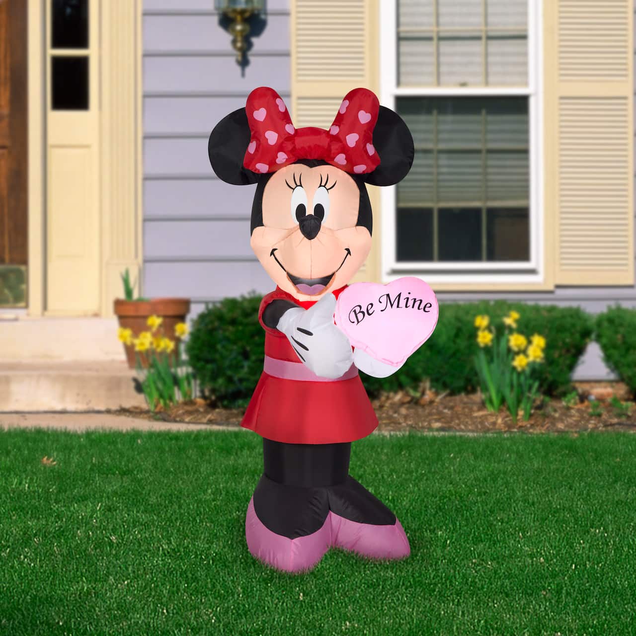 Airblown Inflatable Valentine's Day 3.5 ft. Minnie Mouse Holding Heart